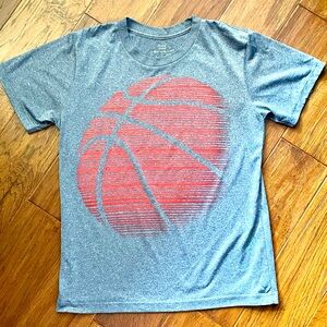 Boys Large Tek Gear lightweight dri-fit tee in gray with orange basketball